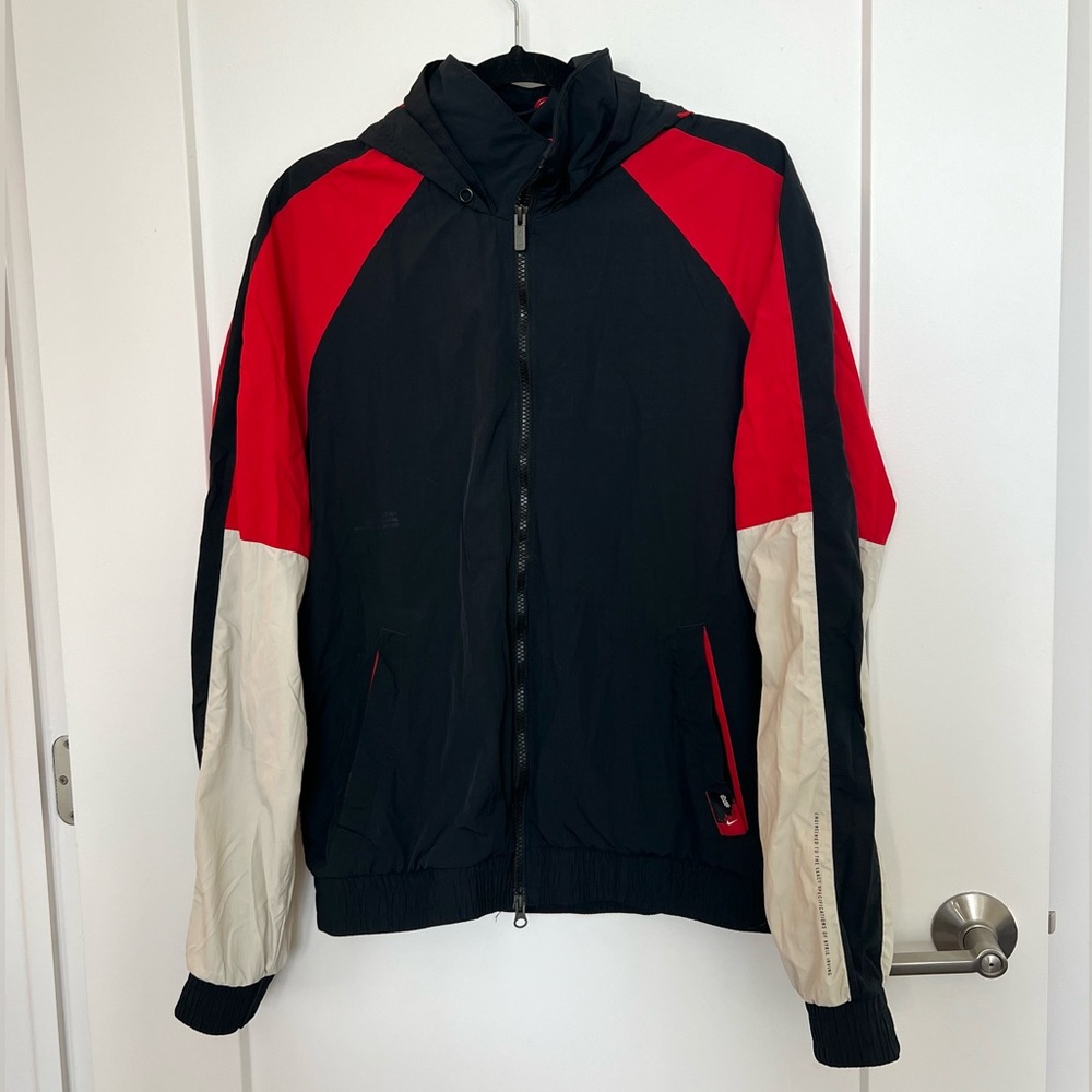 Nike windbreaker retro